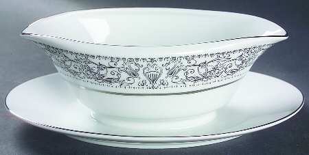 Forum Gravy Boat with Attached Underplate