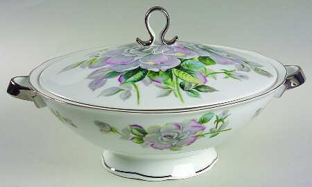 Juliana (Scalloped) Round Covered Vegetable