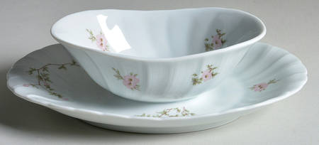 Amandine Gravy Boat with Attached Underplate
