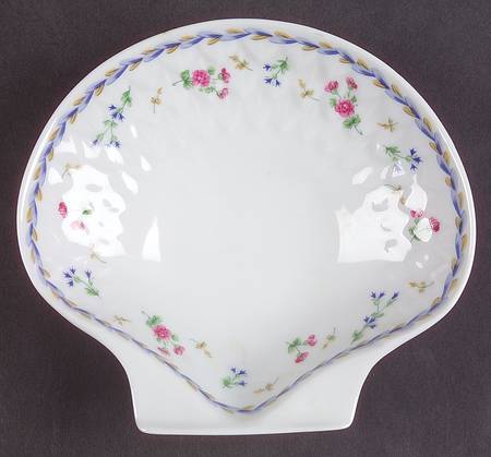 Artois Bleu Shell Shaped Dish