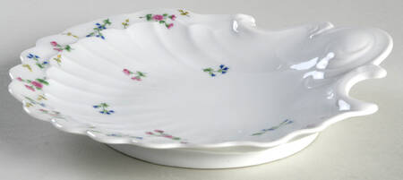 Artois Vert (Versailles Shape) 7" Shell Shaped Dish