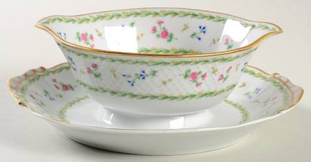 Artois Vert (Versailles Shape) Gravy Boat with Attached Underplate
