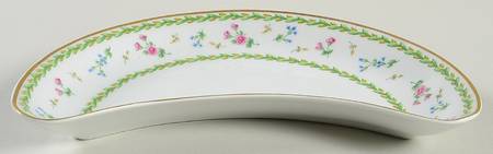 Artois Vert (Versailles Shape) Crescent Salad Plate