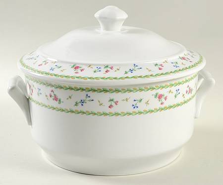 Artois Vert (Versailles Shape) 3 Quart Round Covered Casserole