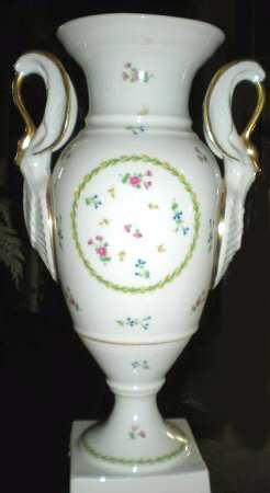 Artois Vert (Versailles Shape) Urn Shaped Vase