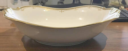 BER10 9" Oval Vegetable Bowl