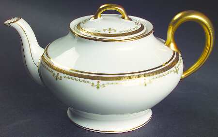 BER10 Teapot & Lid