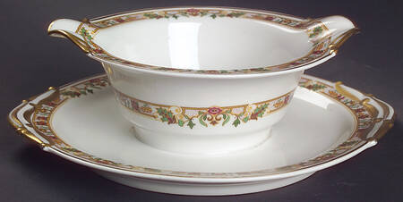 BER104 Gravy Boat with Attached Underplate