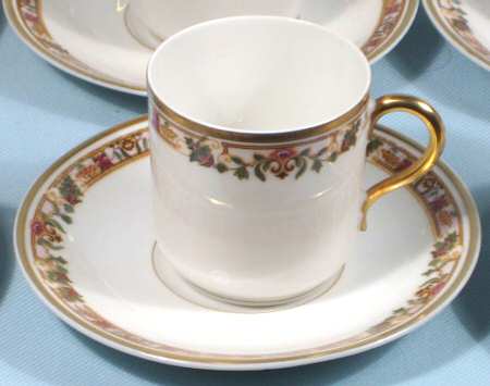 BER104 Flat Cup & Saucer Set