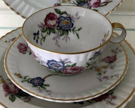 BER107 Footed Cup & Saucer Set