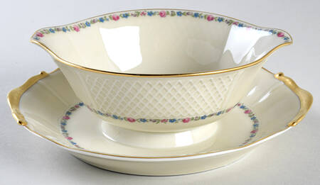 BER124 Gravy Boat with Attached Underplate