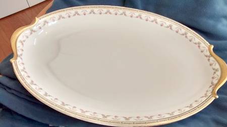 BER15 10" Oval Vegetable Bowl