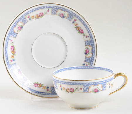 Flat Cup & Saucer Set