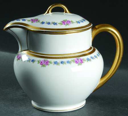 BER7 32 Oz Pitcher with Lid