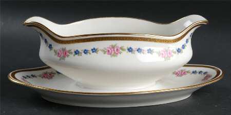 BER7 Gravy Boat with Attached Underplate