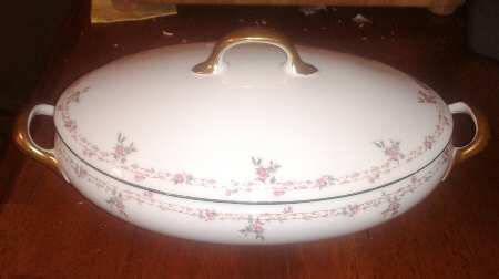 BER74 Round Covered Vegetable