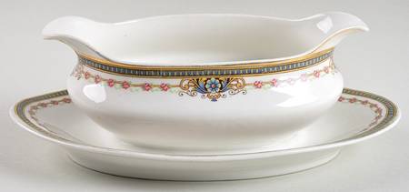 BER8 Gravy Boat with Attached Underplate