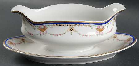 BER80 Gravy Boat with Attached Underplate