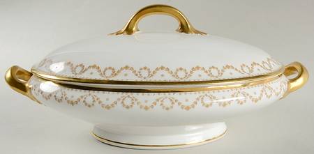 BER81 Oval Covered Vegetable