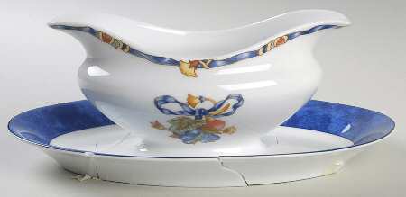 Borghese Gravy Boat with Attached Underplate