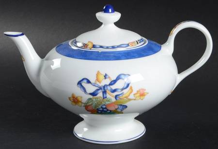 Borghese Teapot & Lid