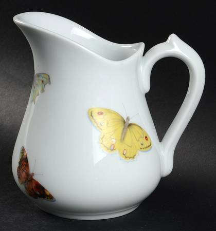 Butterfly (Smooth) 20 Oz Pitcher