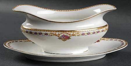 Chamberry Gravy Boat with Attached Underplate