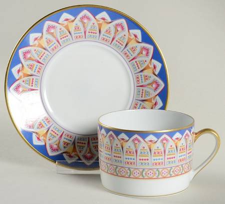 Consulat Flat Cup & Saucer Set
