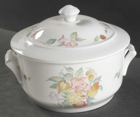 Desirade 3 Quart Round Covered Casserole