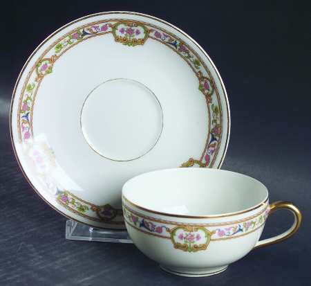 Doreen Flat Cup & Saucer Set