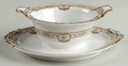Doreen Gravy Boat with Attached Underplate