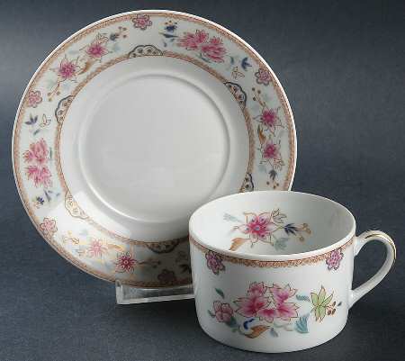 Famille Rose Flat Cup & Saucer Set