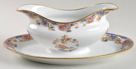 Karikal Gravy Boat with Attached Underplate