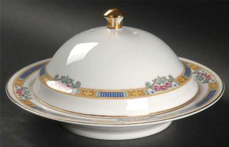 Lafayette Georgian Round Covered Butter with Strainer