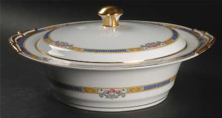 Lafayette Georgian Round Covered Vegetable