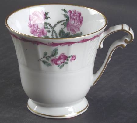 Les Deux Roses Footed Cup
