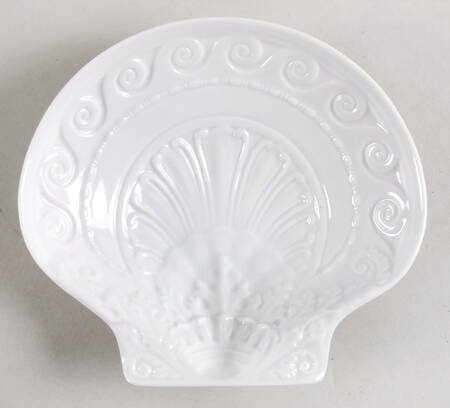 Louvre Large Shell Shaped Dish