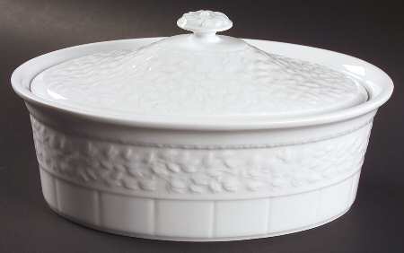 Louvre 2 Quart Oval Covered Casserole