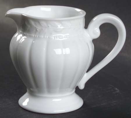 Louvre Creamer
