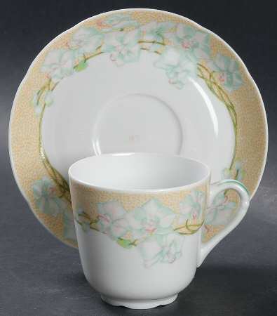 Louise De La Valliere Flat Cup & Saucer Set
