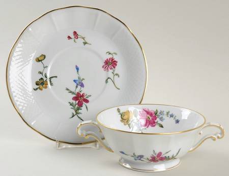 Madeleine Footed Cream Soup Bowl & Saucer Set