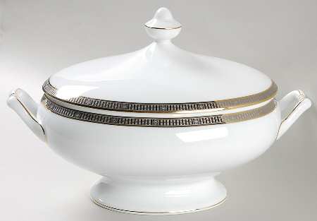 Madison Gold Oval Covered Vegetable