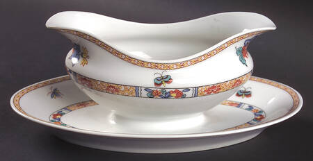 Pak Hoi Gravy Boat with Attached Underplate