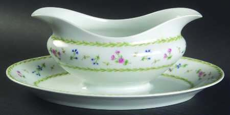Poe Gravy Boat with Attached Underplate