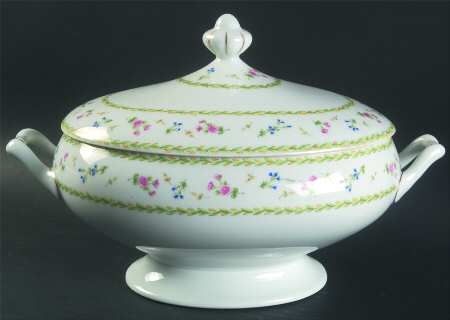 Poe Oval Covered Vegetable