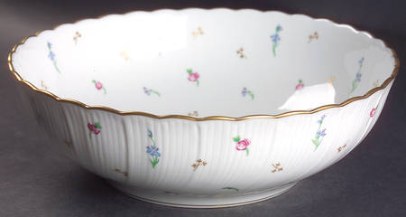 Pompadour (Scalloped, White Background) 9" Salad Serving Bowl