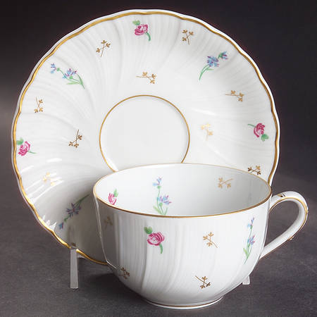 Pompadour (Scalloped, White Background) Flat Cup & Saucer Set