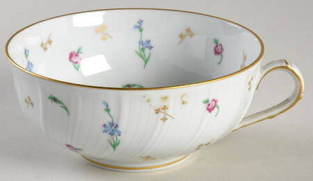 Pompadour (Scalloped, White Background) Breakfast Cup