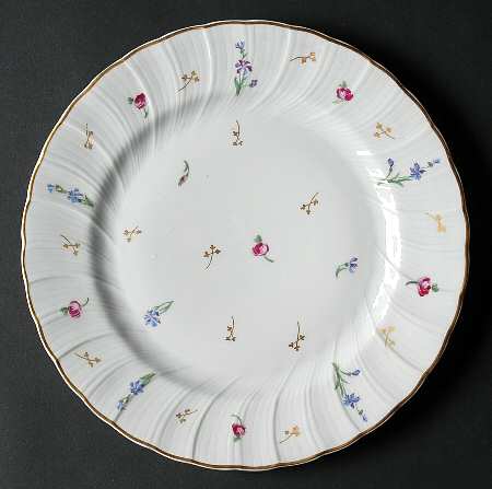 Pompadour (Scalloped, White Background) Salad Plate