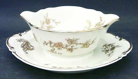 Reine Elizabeth Gravy Boat with Attached Underplate